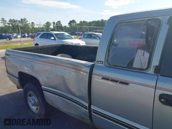 1996 Dodge 2500 with VIN 1B7KC23C3TJ145047, listed as a IAAI auction lot 42535903 with 213,669 mi miles and . Bid and sale history available at DreamBid. Image 12.