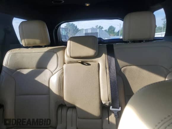 2017 Ford Explorer Limited z VIN 1FM5K7FH6HGE10838, wystawiony jako Copart lot #63212165 z przebiegiem 104 904 mil mil oraz Szkoda całkowita • Salvage title. Historia ofert i sprzedaży dostępna na DreamBid. Obrazek 10.