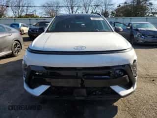 2024 Hyundai Kona N Line с VIN KM8HA3A3XRU038508, выставлен на аукционе Copart как лот 80099064 с пробегом 7 616 миль миль и Списание • Salvage title. История ставок и продаж доступна на DreamBid. Изображение 5.