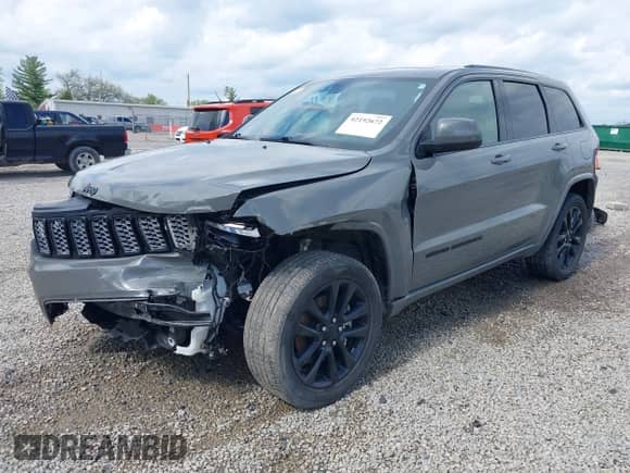 2021 Jeep Grand Cherokee Laredo E z VIN 1C4RJFAG4MC700384, wystawiony jako IAAI lot #42192672 z przebiegiem 54 525 mil mil oraz . Historia ofert i sprzedaży dostępna na DreamBid. Obrazek 2.