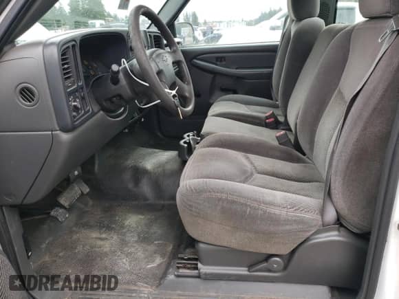 2006 Chevrolet Silverado 1500 Work Truck с VIN 3GCEC14V26G151645, выставлен на аукционе Copart как лот 49298165 с пробегом 107 504 миль миль и Списание • Salvage title. История ставок и продаж доступна на DreamBid. Изображение 7.