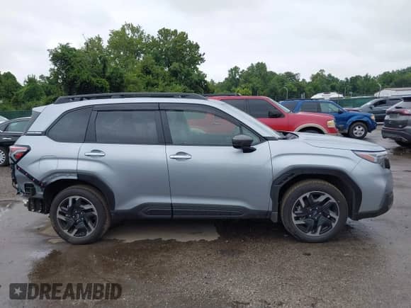 2025 Subaru Forester Limited z VIN JF2SLDRCXSH564300, wystawiony jako IAAI lot #42963580 z przebiegiem 6 546 mil mil oraz . Historia ofert i sprzedaży dostępna na DreamBid. Obrazek 14.