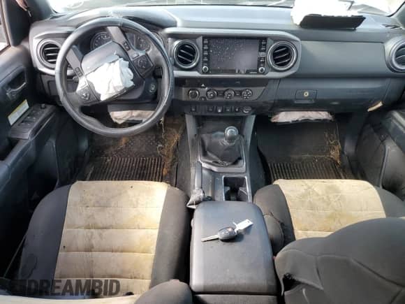 2020 Toyota Tacoma SR5 with VIN 5TFCZ5AN2LX216308, listed as a Copart auction lot 69860245 with 58,698 mi miles and Salvage title. Bid and sale history available at DreamBid. Image 8.