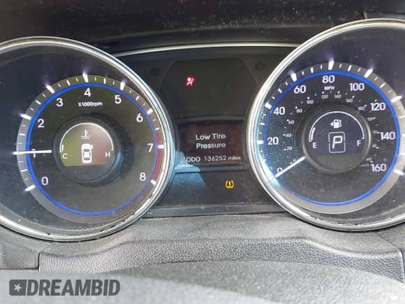 2014 Hyundai Sonata GLS z VIN 5NPEB4AC5EH845825, wystawiony jako IAAI lot #43268050 z przebiegiem 136 252 mil mil oraz . Historia ofert i sprzedaży dostępna na DreamBid. Obrazek 7.