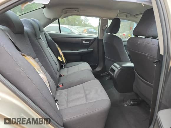 2015 Toyota Camry LE z VIN 4T4BF1FK7FR494057, wystawiony jako Copart lot #86092035 z przebiegiem Nie podano mil oraz Szkoda całkowita • Salvage title. Historia ofert i sprzedaży dostępna na DreamBid. Obrazek 10.