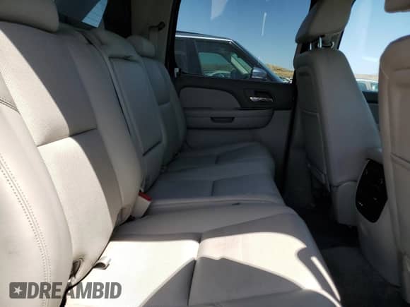2009 Chevrolet Avalanche LTZ z VIN 3GNFK32099G216576, wystawiony jako Copart lot #58193285 z przebiegiem 158 128 mil mil oraz Szkoda całkowita • Salvage title. Historia ofert i sprzedaży dostępna na DreamBid. Obrazek 10.