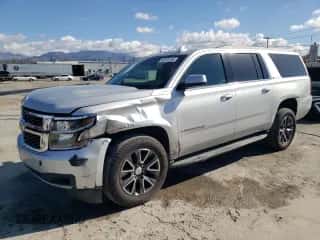 2019 Chevrolet Suburban LT z VIN 1GNSCHKC6KR177387, wystawiony jako Copart lot #40919754 z przebiegiem 46 100 mil mil oraz . Historia ofert i sprzedaży dostępna na DreamBid. Obrazek 1.
