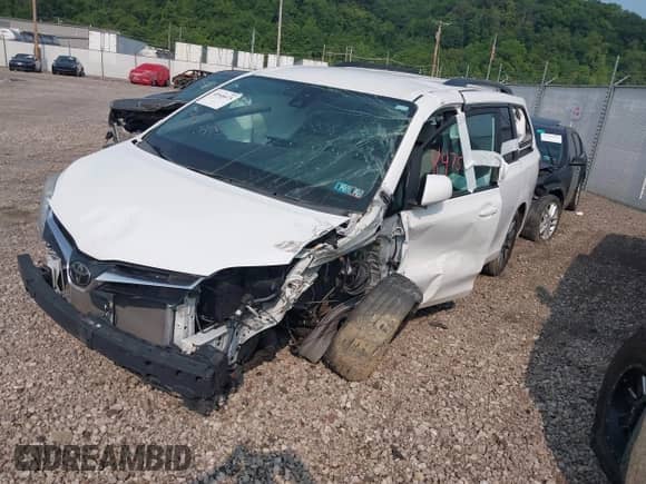 2020 Toyota Sienna LE with VIN 5TDJZ3DC6LS237433, listed as a IAAI auction lot 40948475 with 108,000 mi miles and . Bid and sale history available at DreamBid. Image 2.