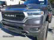 2019 Ram 1500 Limited z VIN 1C6SRFHT4KN588563, wystawiony jako IAAI lot #43503144 z przebiegiem 54 603 mil mil oraz . Historia ofert i sprzedaży dostępna na DreamBid. Obrazek 18.