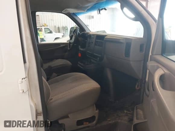 2004 Chevrolet Express Cargo с VIN 1GCFG15X741198156, выставлен на аукционе IAAI как лот 42992891 с пробегом 349 455 миль миль и . История ставок и продаж доступна на DreamBid. Изображение 5.
