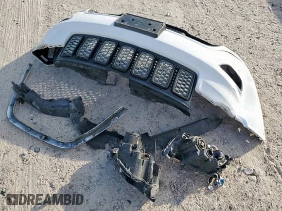 2017 Jeep Grand Cherokee Altitude with VIN 1C4RJFAG6HC817664, listed as a Copart auction lot 85121865 with 105,142 mi miles and Salvage title. Bid and sale history available at DreamBid. Image 13.