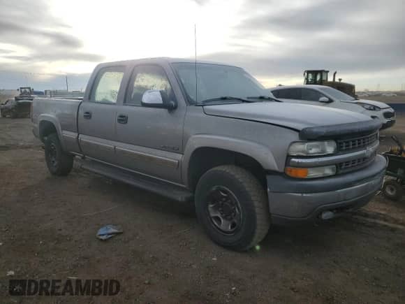 2002 Chevrolet Silverado 1500HD LS z VIN 1GCGK13U82F122070, wystawiony jako Copart lot #83078544 z przebiegiem 383 191 mil mil oraz Szkoda całkowita • Salvage title. Historia ofert i sprzedaży dostępna na DreamBid. Obrazek 4.