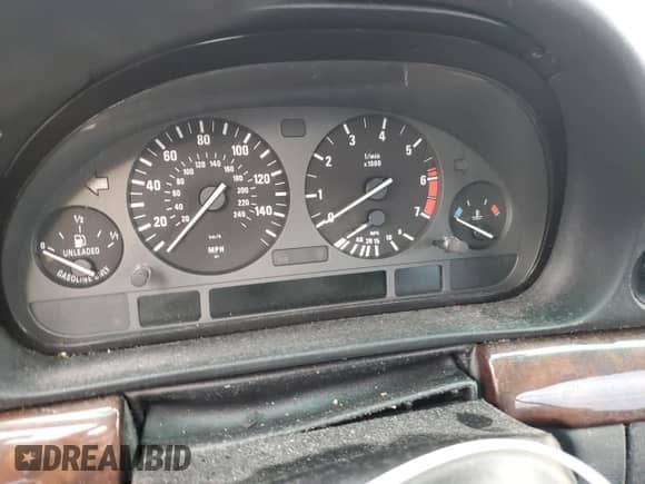 1999 BMW 7 Series 740iL z VIN WBAGH8334XDP05816, wystawiony jako Copart lot #73872874 z przebiegiem Nie podano mil oraz Nie do naprawy • Non repairable. Historia ofert i sprzedaży dostępna na DreamBid. Obrazek 9.