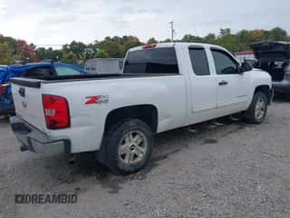 2013 Chevrolet Silverado 1500 LT с VIN 1GCRKSE74DZ138905, выставлен на аукционе IAAI как лот 43217650 с пробегом 143 953 миль миль и . История ставок и продаж доступна на DreamBid. Изображение 4.