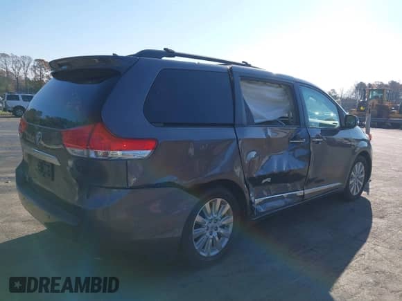 2013 Toyota Sienna XLE AAS with VIN 5TDYK3DC4DS338782, listed as a IAAI auction lot 40951306 with 149,428 mi miles and . Bid and sale history available at DreamBid. Image 4.
