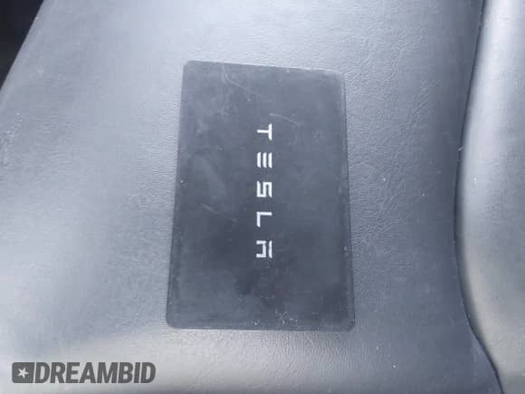 2022 Tesla Model Y Long Range z VIN 7SAYGDEE2NF431316, wystawiony jako IAAI lot #42625983 z przebiegiem 26 748 mil mil oraz . Historia ofert i sprzedaży dostępna na DreamBid. Obrazek 11.