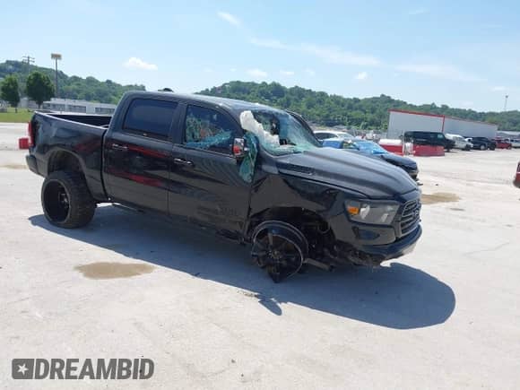 2020 Ram 1500 Big Horn z VIN 1C6SRFFT5LN396315, wystawiony jako IAAI lot #42569224 z przebiegiem Nie podano mil oraz . Historia ofert i sprzedaży dostępna na DreamBid. Obrazek 1.