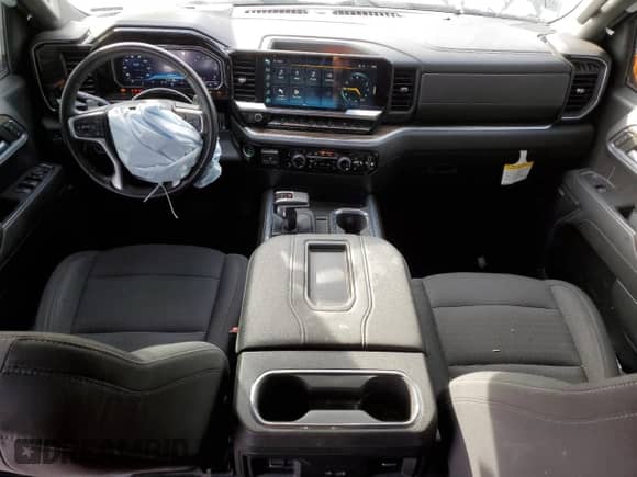 2022 Chevrolet Silverado 1500 RST z VIN 1GCUDEET6NZ599205, wystawiony jako Copart lot #42735645 z przebiegiem Nie podano mil oraz Czysty tytuł • Clean title. Historia ofert i sprzedaży dostępna na DreamBid. Obrazek 8.