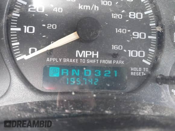 2002 Chevrolet Silverado 1500 z VIN 1GCEC14WX2Z146163, wystawiony jako IAAI lot #41520765 z przebiegiem 195 742 mil mil oraz . Historia ofert i sprzedaży dostępna na DreamBid. Obrazek 15.