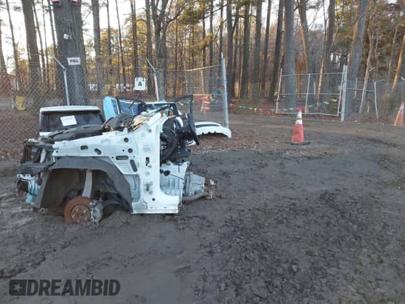 2019 Jeep Grand Cherokee Trailhawk z VIN 1C4RJFLG1KC613150, wystawiony jako IAAI lot #41319993 z przebiegiem Nie podano mil oraz . Historia ofert i sprzedaży dostępna na DreamBid. Obrazek 14.