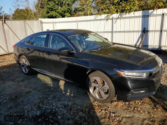 2019 Honda Accord EX-L z VIN 1HGCV1F52KA041056, wystawiony jako Copart lot #86512735 z przebiegiem Nie podano mil oraz Szkoda całkowita • Salvage title. Historia ofert i sprzedaży dostępna na DreamBid. Obrazek 4.
