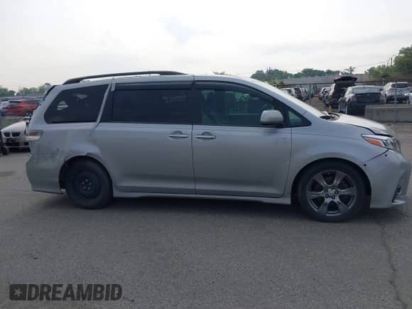 2017 Toyota Sienna SE z VIN 5TDXZ3DC5HS777793, wystawiony jako IAAI lot #42875681 z przebiegiem 142 707 mil mil oraz . Historia ofert i sprzedaży dostępna na DreamBid. Obrazek 13.