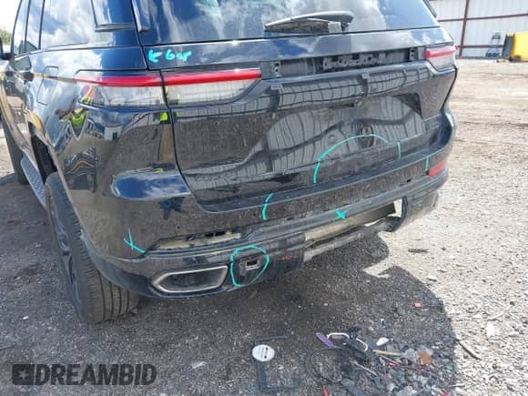 2023 Jeep Grand Cherokee Overland z VIN 1C4RJHDG2PC526889, wystawiony jako IAAI lot #42247177 z przebiegiem 71 390 mil mil oraz . Historia ofert i sprzedaży dostępna na DreamBid. Obrazek 6.