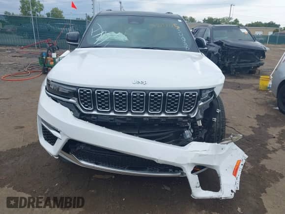 2024 Jeep Grand Cherokee Summit Reserve with VIN 1C4RJYE6XR8534038, listed as a IAAI auction lot 43097175 with 10,642 mi miles and . Bid and sale history available at DreamBid. Image 12.