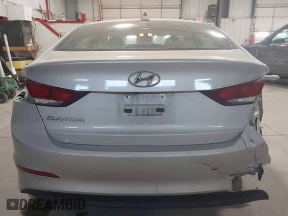 2017 Hyundai Elantra SE z VIN KMHD84LF3HU396099, wystawiony jako IAAI lot #41271998 z przebiegiem 81 633 mil mil oraz . Historia ofert i sprzedaży dostępna na DreamBid. Obrazek 17.