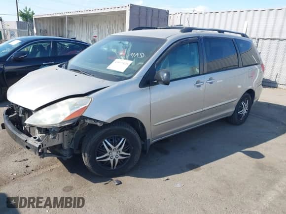 2009 Toyota Sienna CE с VIN 5TDZK23C39S243718, выставлен на аукционе IAAI как лот 43077428 с пробегом 156 695 миль миль и . История ставок и продаж доступна на DreamBid. Изображение 18.