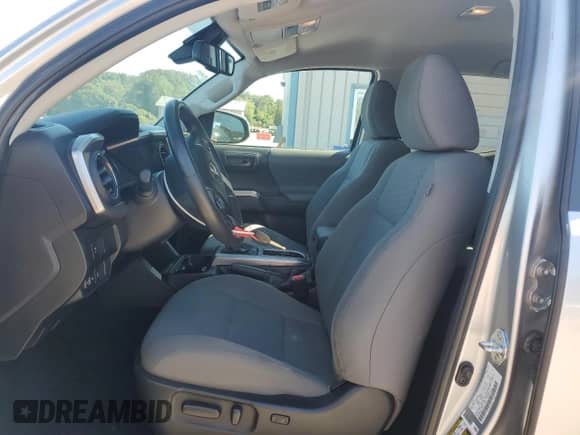 2022 Toyota Tacoma SR5 with VIN 3TMAZ5CN3NM192341, listed as a Copart auction lot 71441435 with 52,057 mi miles and Salvage title. Bid and sale history available at DreamBid. Image 7.