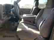 2007 Chevrolet Silverado 1500 Work Truck z VIN 1GCEK19VX7Z162227, wystawiony jako Copart lot #82424605 z przebiegiem 243 673 mil mil oraz Szkoda całkowita • Salvage title. Historia ofert i sprzedaży dostępna na DreamBid. Obrazek 7.