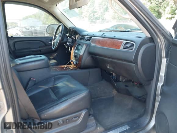 2008 Chevrolet Avalanche LTZ с VIN 3GNFK12378G167357, выставлен на аукционе IAAI как лот 43071452 с пробегом Не указан миль и . История ставок и продаж доступна на DreamBid. Изображение 5.