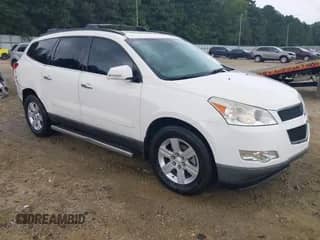 2012 Chevrolet Traverse 1LT z VIN 1GNKRGED5CJ393745, wystawiony jako IAAI lot #43017419 z przebiegiem 178 416 mil mil oraz . Historia ofert i sprzedaży dostępna na DreamBid. Obrazek 1.