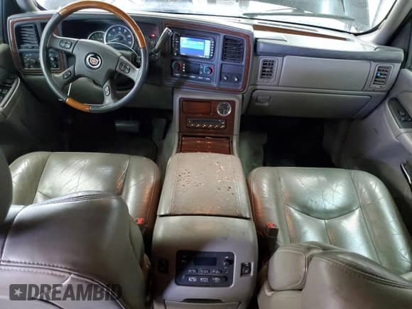 2004 Cadillac Escalade ESV z VIN 3GYFK66N04G233866, wystawiony jako Copart lot #64982075 z przebiegiem 204 562 mil mil oraz Czysty tytuł • Clean title. Historia ofert i sprzedaży dostępna na DreamBid. Obrazek 8.