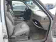 2003 Chevrolet Suburban Z71 с VIN 3GNFK16Z43G335561, выставлен на аукционе IAAI как лот 41901703 с пробегом 289 564 миль миль и . История ставок и продаж доступна на DreamBid. Изображение 5.