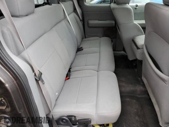 2006 Ford F-150 STX z VIN 1FTRX14W56NA65929, wystawiony jako Copart lot #85907965 z przebiegiem 52 098 mil mil oraz Szkoda całkowita • Salvage title. Historia ofert i sprzedaży dostępna na DreamBid. Obrazek 10.