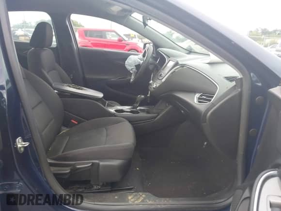 2017 Chevrolet Malibu LT с VIN 1G1ZE5ST8HF161694, выставлен на аукционе IAAI как лот 43062871 с пробегом 151 884 миль миль и . История ставок и продаж доступна на DreamBid. Изображение 5.