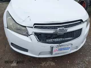 2013 Chevrolet Cruze 1LT z VIN 1G1PC5SB9D7224908, wystawiony jako IAAI lot #43394715 z przebiegiem 171 179 mil mil oraz . Historia ofert i sprzedaży dostępna na DreamBid. Obrazek 6.