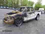 2019 Ram 1500 Express z VIN 1C6RR7FG7KS658598, wystawiony jako IAAI lot #42412662 z przebiegiem 88 353 mil mil oraz . Historia ofert i sprzedaży dostępna na DreamBid. Obrazek 2.