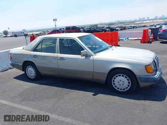 1991 Mercedes-Benz 300 с VIN WDBEA30E8MB483309, выставлен на аукционе IAAI как лот 42909674 с пробегом 9 783 миль миль и . История ставок и продаж доступна на DreamBid. Изображение 13.