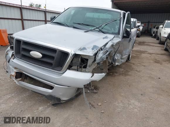 2006 Ford F-150 XL z VIN 1FTRF12296NA14257, wystawiony jako IAAI lot #42070801 z przebiegiem Nie podano mil oraz . Historia ofert i sprzedaży dostępna na DreamBid. Obrazek 2.