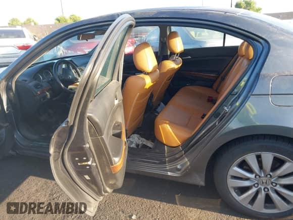 2012 Honda Accord EX с VIN 1HGCP3F71CA003200, выставлен на аукционе IAAI как лот 43100718 с пробегом Не указан миль и . История ставок и продаж доступна на DreamBid. Изображение 8.