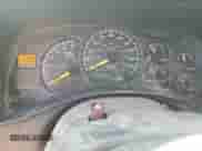 2001 Chevrolet Suburban LS z VIN 3GNEC16T81G219443, wystawiony jako Copart lot #77371104 z przebiegiem 162 801 mil mil oraz Czysty tytuł • Clean title. Historia ofert i sprzedaży dostępna na DreamBid. Obrazek 9.