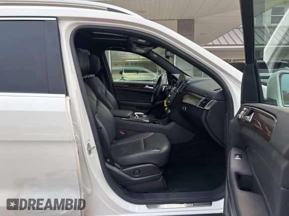 2017 Mercedes-Benz GLS 450 с VIN 4JGDF6EE3HA926773, выставлен на аукционе IAAI как лот 43464744 с пробегом 145 014 миль миль и . История ставок и продаж доступна на DreamBid. Изображение 5.