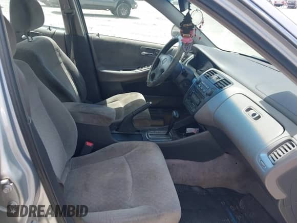 2001 Honda Accord LX with VIN 1HGCG56471A058295, listed as a IAAI auction lot 42751548 with 274,968 mi miles and . Bid and sale history available at DreamBid. Image 5.