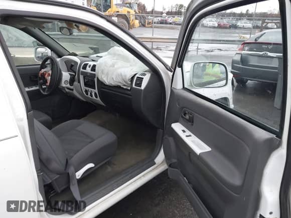 2005 Chevrolet Colorado 1SC LS Z85 z VIN 1GCCS136X58157136, wystawiony jako IAAI lot #41069632 z przebiegiem 239 499 mil mil oraz . Historia ofert i sprzedaży dostępna na DreamBid. Obrazek 5.