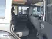 2021 Jeep Wrangler Unlimited Sahara z VIN 1C4HJXEN3MW525716, wystawiony jako IAAI lot #42974390 z przebiegiem 87 931 mil mil oraz . Historia ofert i sprzedaży dostępna na DreamBid. Obrazek 8.