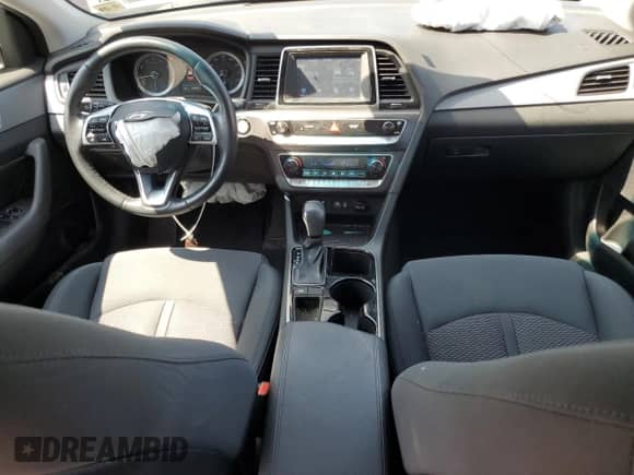 2019 Hyundai Sonata SEL with VIN 5NPE34AF2KH804605, listed as a Copart auction lot 68084815 with 146,895 mi miles and Salvage title. Bid and sale history available at DreamBid. Image 8.