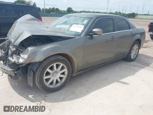 2008 Chrysler 300 Limited с VIN 2C3KA33G68H255957, выставлен на аукционе IAAI как лот 42736558 с пробегом Не указан миль и . История ставок и продаж доступна на DreamBid. Изображение 2.